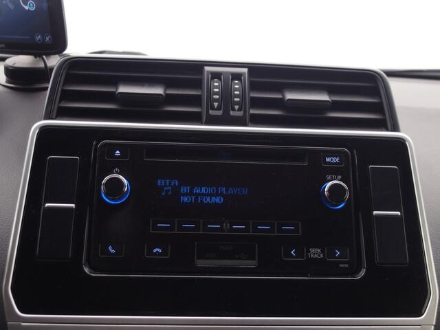 Toyota LAND CRUISER 2.8 D-4D-F Comfort High Roof Blind Van AUTOMAAT / TREKHAAK / CLIMA / CRUISE / KEYLESS / STANDKACHEL / NL-AUTO