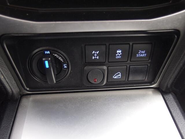 Toyota LAND CRUISER 2.8 D-4D-F Comfort High Roof Blind Van AUTOMAAT / TREKHAAK / CLIMA / CRUISE / KEYLESS / STANDKACHEL / NL-AUTO