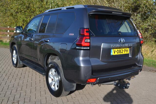 Toyota LAND CRUISER 2.8 D-4D-F Challenger High Roof Window Van