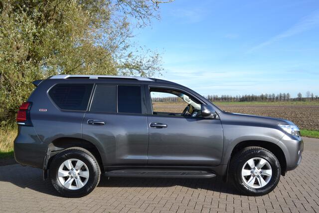 Toyota LAND CRUISER 2.8 D-4D-F Challenger High Roof Window Van