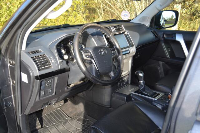 Toyota LAND CRUISER 2.8 D-4D-F Challenger High Roof Window Van