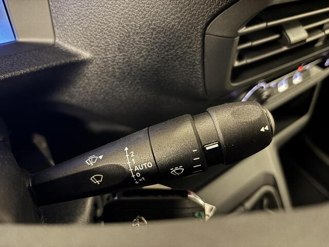 Toyota PROACE Electric Worker Extra Range Cool betreft nieuwe auto direct uit vooraad leverbaar!! 330KM Range en 1000kg laadvermogen