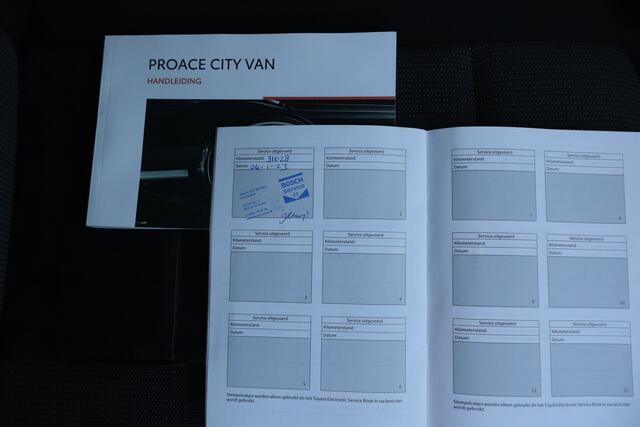 Toyota PROACE CITY 1.5 D-4D BPM VRIJ!! Navigator Long NL-Auto!! Apple Car-Play I Nav. I PDC