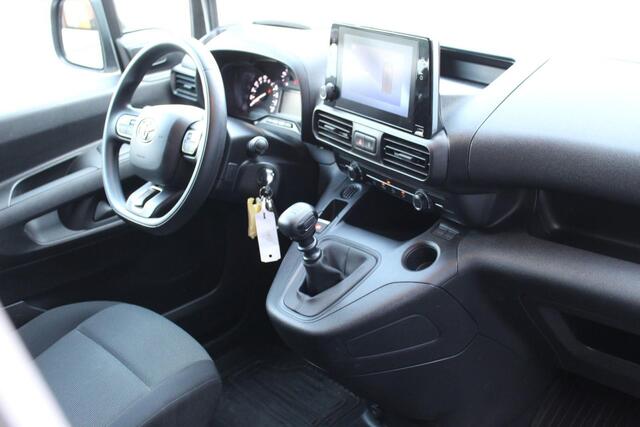 Toyota PROACE CITY 1.5 D-4D Live Apple Carplay