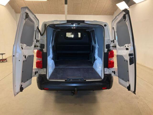 Toyota PROACE 122pk Automaat L3H1 Long 2x Schuifdeur Trekhaak Cruise control Apple Carplay/ Android auto Camera Parkeersensoren