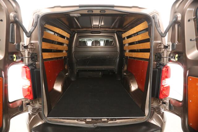 Toyota PROACE 2.0 D-4D Long L3H1 | Dubbele Cabine | 5 Persoons | Camera | 2xSchuifdeur | LED | Navi | Trekhaak | Airco | Cruise | 17"LMV | PDC |