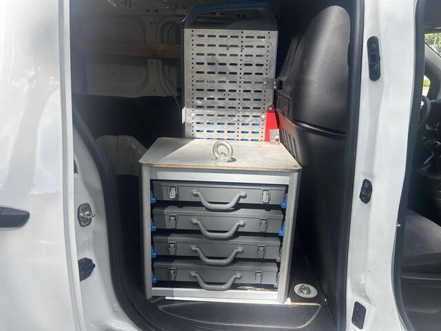 Toyota PROACE CITY 1.5 D-4D Cool Comfort | Inrichting | Side bars | Velgen |