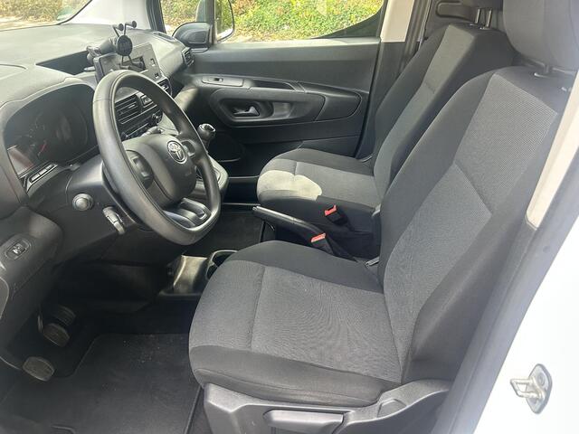 Toyota PROACE CITY 1.5 D-4D Cool Comfort | Inrichting | Side bars | Velgen |