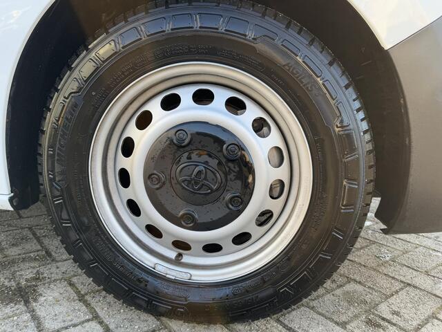 Toyota PROACE Electric Worker Live Extra Range Long 75 kWh Toyota PROACE Electric Worker Extra Range Live Long 75 kWh