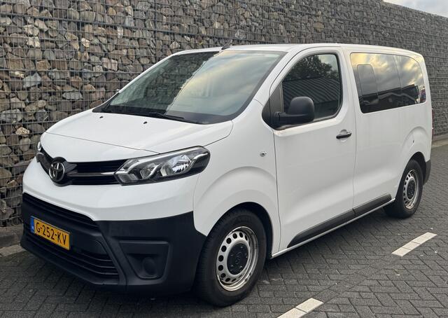Toyota PROACE 1.5 D 9 persoons incl BTW & BPM