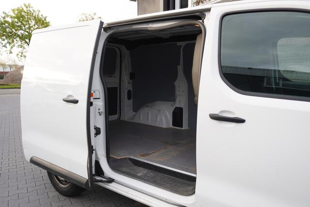 Toyota PROACE Worker 2.0 D-4D 145PK - EURO 6 - Airco - Cruise - PDC - ¤ 16.950,- Excl.