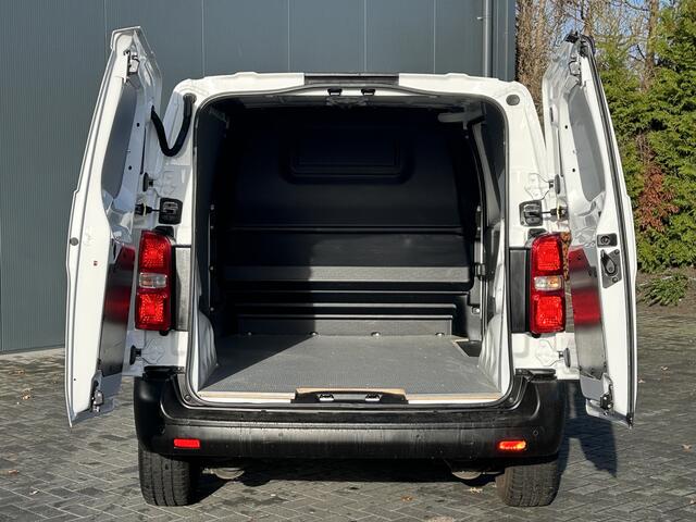 Toyota PROACE Worker 2.0 D-4D 145 PK / L2H1 / 1e EIGENAAR / 51.767 KM !! / 3-ZITS / AIRCO / CRUISE / APPLE CARPLAY / PDC