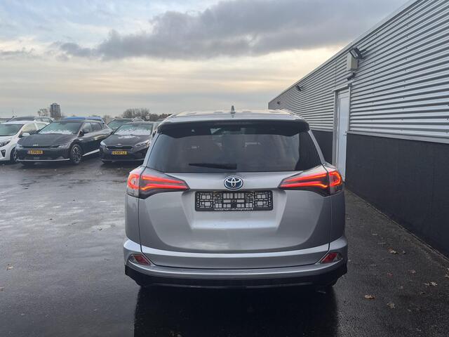 Toyota RAV4 2.5 Hybrid AWD Black edition Navigatie, 18" LMV, Privacy glass, Smart Key, Adaptieve cruise control, Elek. Achterklep, Achteruitrijcamera, Parkeersensoren voor + Achter