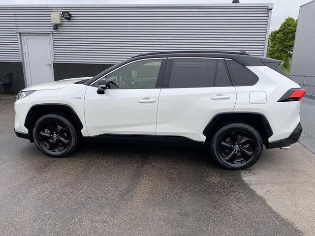 Toyota RAV4 2.5 Hybrid Bi-Tone 2WD Navigatie, Stoelverwarming, JBL, LED, LMV, Parkeersensoren voor + achter, Elektr. bedienbare achterklep