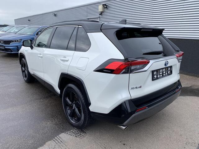 Toyota RAV4 2.5 Hybrid Bi-Tone 2WD Navigatie, Stoelverwarming, JBL, LED, LMV, Parkeersensoren voor + achter, Elektr. bedienbare achterklep