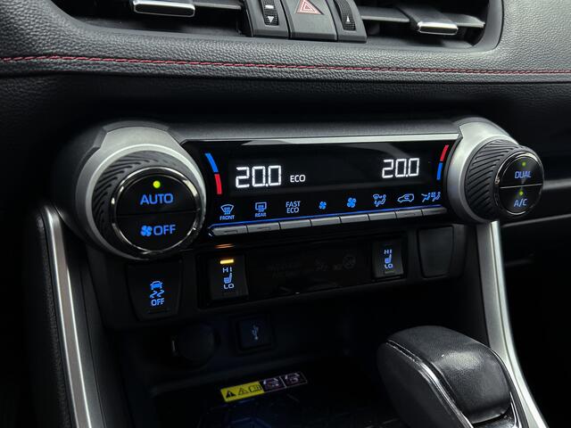 Toyota RAV4 2.5 Plug-in Hybrid AWD Style | 306 PK | Stoelverwarming | Camera | Blindspot | Elektrische Stoel | Half Leder |