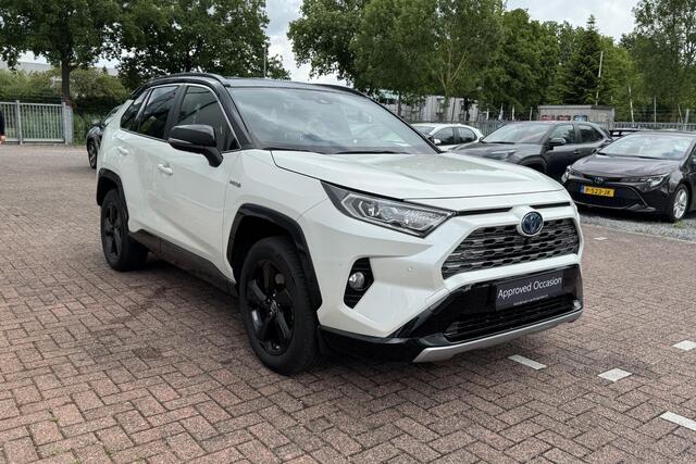 Toyota RAV4 2.5 Hybrid AWD Bi-Tone Navigatie, Dodehoekdetectie, 360" Camera, JBL, Stoelverwarming