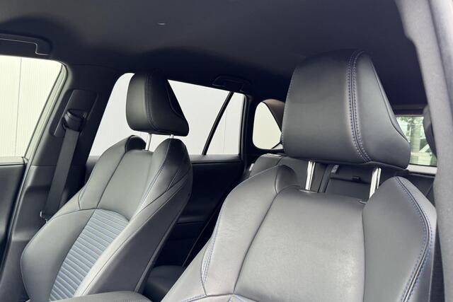Toyota RAV4 2.5 Hybrid AWD Bi-Tone Navigatie, Dodehoekdetectie, 360" Camera, JBL, Stoelverwarming