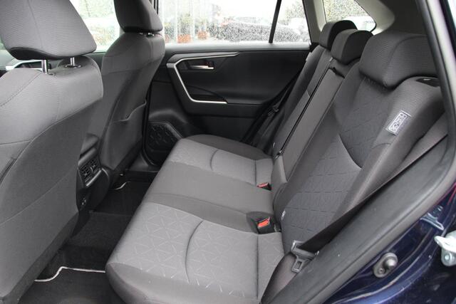 Toyota RAV4 2.5 Hybrid Dynamic **NAVIGATIE/ PARKEERCAMERA/ 36 MAANDEN GARANTIE**
