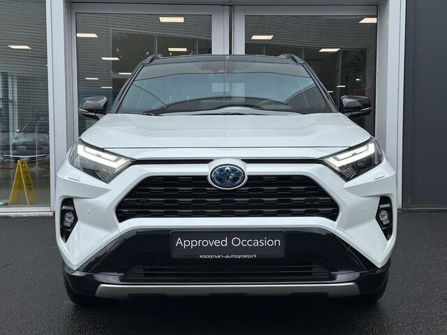 Toyota RAV4 2.5 Hybrid AWD Bi-Tone Apple Carplay/Android Auto navigatie, Stoelverwarming, Achteruitrij camera, Adaptieve cruise control, Kunstlederen/alcantara bekleding, Keyless