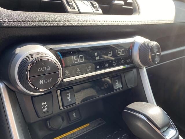 Toyota RAV4 2.5 Hybrid AWD Black Edition Trekhaak, JBL, Navigatie, Stoelverwarming, LMV, LED, Adaptieve cruise control.