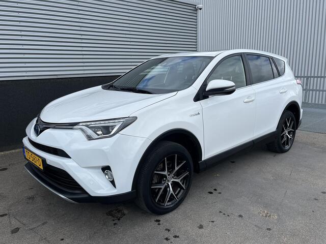 Toyota RAV4 2.5 Hybrid AWD Style Schuif/kanteldak, Stoelverwarming, 1e eign. NL-auto! LMV, Leder/alcantara, Navigatie, Parkeersensoren voor + achter, Achteruitrijcamera, Adaptieve cruise control