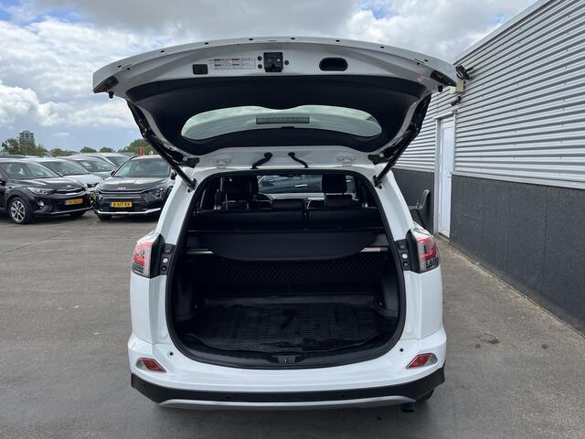 Toyota RAV4 2.5 Hybrid AWD Style Schuif/kanteldak, Stoelverwarming, 1e eign. NL-auto! LMV, Leder/alcantara, Navigatie, Parkeersensoren voor + achter, Achteruitrijcamera, Adaptieve cruise control