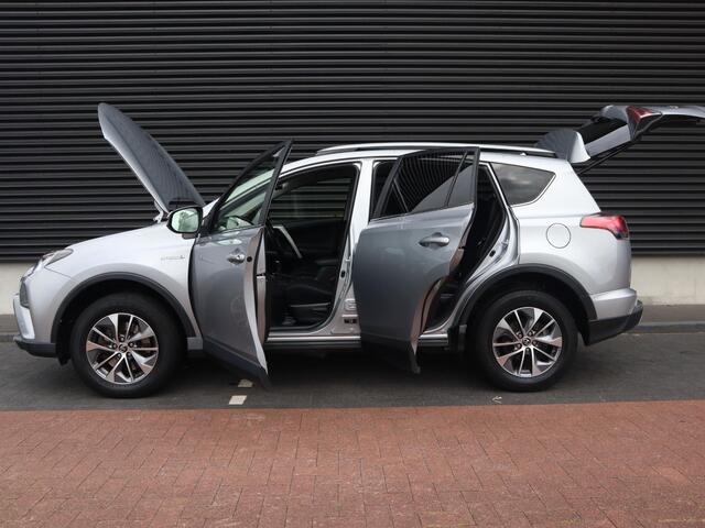 Toyota RAV4 2.5 Hybrid Executive | Clima | Cruise | Navi | Elektrische klep | Bearlock | Keyless | A.u.r. camera | Stoelverwarming | Telefoonvoorbereiding |