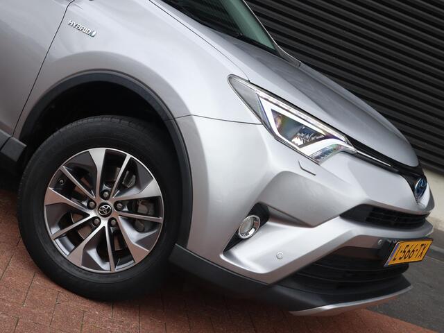 Toyota RAV4 2.5 Hybrid Executive | Clima | Cruise | Navi | Elektrische klep | Bearlock | Keyless | A.u.r. camera | Stoelverwarming | Telefoonvoorbereiding |