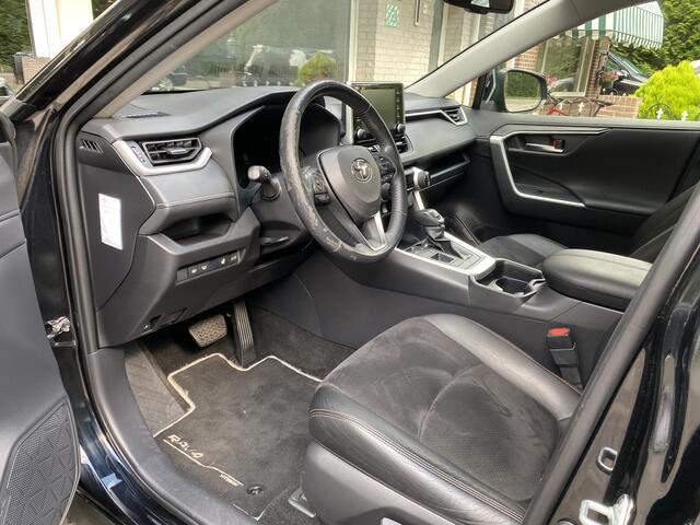 Toyota RAV4 2.5 Hybrid First Edition Navi/Achteruitr. camera*/Clima/Leder bekl./Keyless/Cruise Contr./Led verl./Elektr. achterkl./lDode hoek det./Park.sens. V+A//Multifunct. Stuur