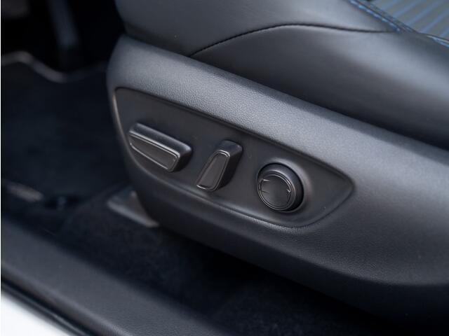 Toyota RAV4 2.5 Hybrid AWD Style/ Bi-Tone | Stoel & Stuur verw. | 19'' | Camera | Elk A-klep | Keyless | Prijs Rijklaar!!