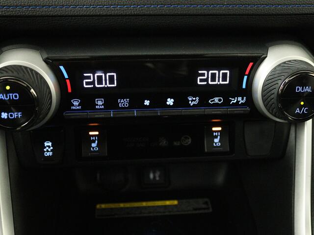 Toyota RAV4 2.5 Hybrid Bi-Tone | Apple CarPlay / Android Auto (Navigatie) | Panorama dak |