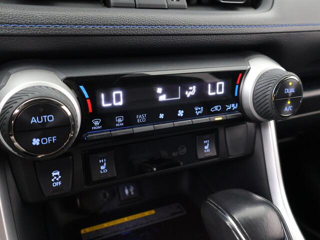 Toyota RAV4 2.5 Hybrid Bi-Tone | Apple Carplay & Android Auto | Parkeercamera | 13-08 TB