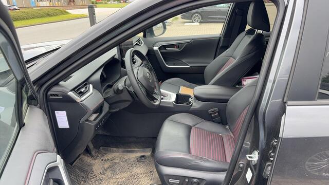 Toyota RAV4 2.5 Plug-in Hybrid AWD GR SPORT | Stoelverwarming | Stuurwielverwarming | Climate Control | Head Up Display
