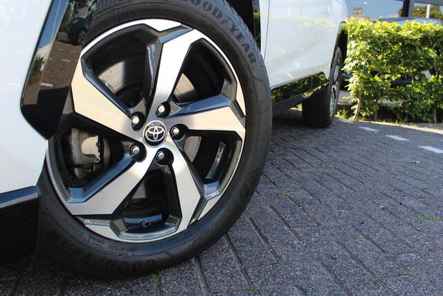 Toyota RAV4 2.5 Plug-in Hybrid AWD Dynamic | Rijklaar | Stoel-/stuurverwarming | Navi | Clima | Camera