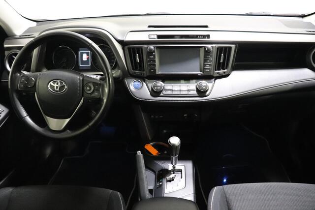 Toyota RAV4 2.5 Hybrid AWD Energy, AWD, Trekhaak, Elec Achterklep, Parkeersensoren voor en achter, Camera, Dealer Onderhouden!