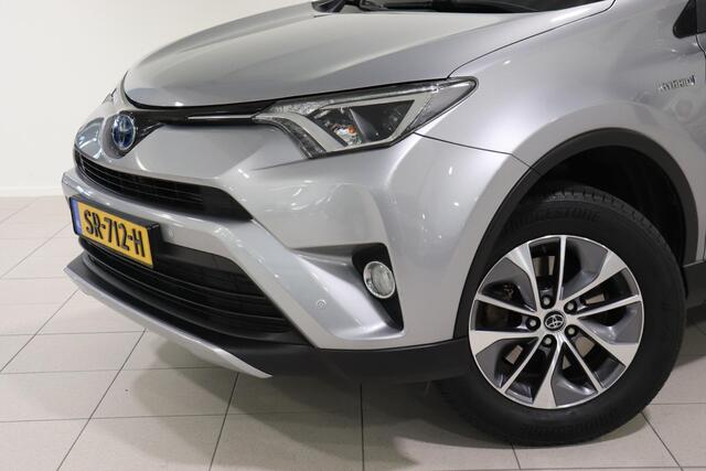 Toyota RAV4 2.5 Hybrid AWD Energy, AWD, Trekhaak, Elec Achterklep, Parkeersensoren voor en achter, Camera, Dealer Onderhouden!