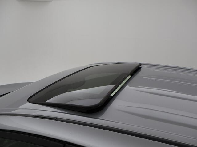 Toyota RAV4 2.5 HYBRID AUT. BLACK EDITION + SCHUIFDAK | LEDER | CAMERA | ADAPTIVE CRUISE | STOELVERW. | 18 INCH