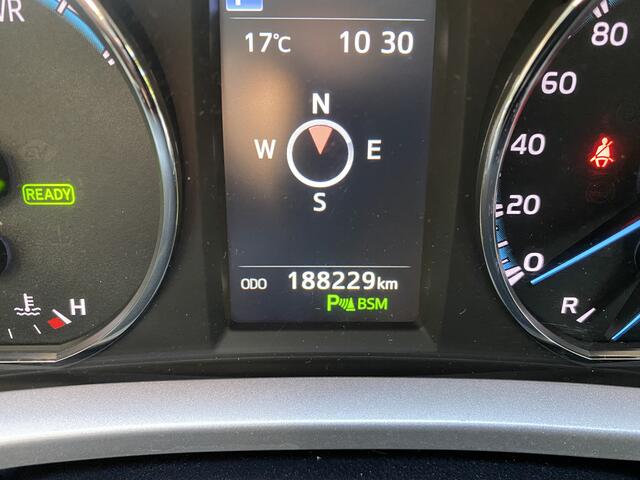 Toyota RAV4 2.5 Hybrid AWD Executive Navi Fullmap/Achteruitr.camera/Lederen bekl./Hoogteverstb. verwarmde stoelen met memory/Parkeersens. V+A/Keyless entry+startstop/Elektr. achterkl./Cruisecontr./DodehoekdetectieLed Dagrijverl.