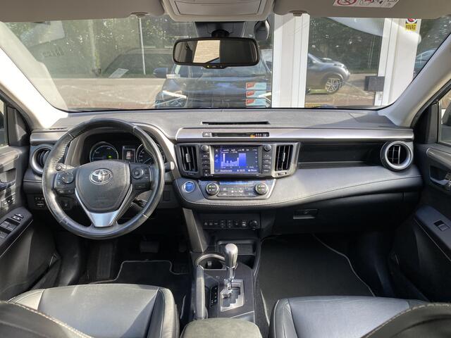 Toyota RAV4 2.5 Hybrid AWD Executive Navi Fullmap/Achteruitr.camera/Lederen bekl./Hoogteverstb. verwarmde stoelen met memory/Parkeersens. V+A/Keyless entry+startstop/Elektr. achterkl./Cruisecontr./DodehoekdetectieLed Dagrijverl.