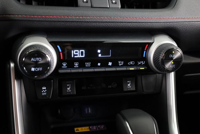 Toyota RAV4 2.5 Plug-in Hybrid AWD Limited Edition *NIEUW* | Direct leverbaar! | 360° Camera | Stoelverwarming | Parkeersensoren V+A |