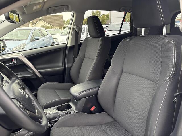 Toyota RAV4 2.5 Hybrid Style | Trekhaak | Elektrische achterklep | Camera achter |