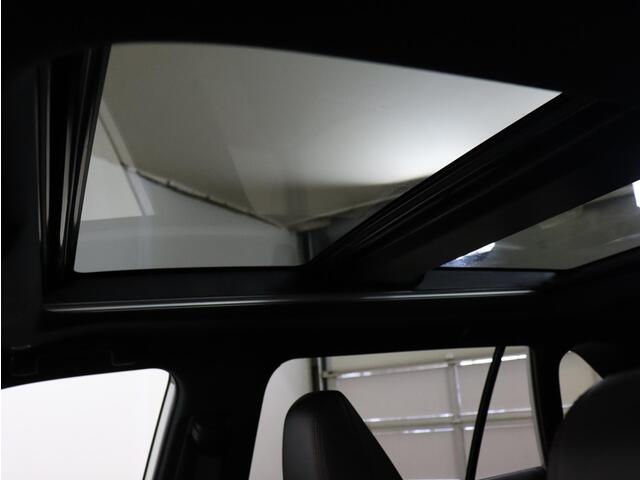 Toyota RAV4 2.5 Plug-in Hybrid AWD Style, Schuifdak . JBL, Apple carplay, Android auto.