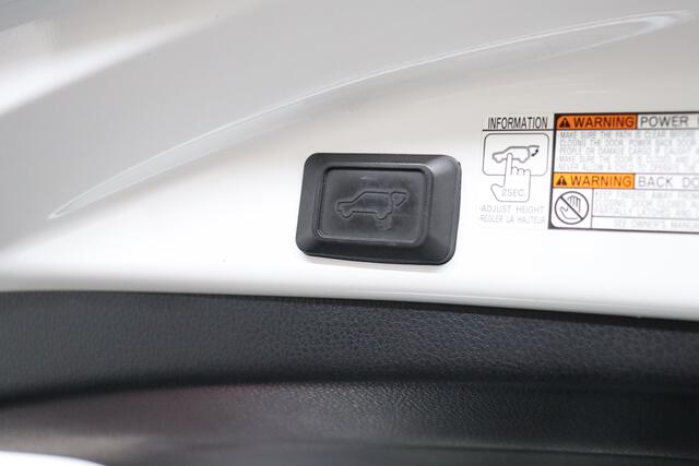 Toyota RAV4 2.5 Hybrid Style | Cruise-control | Navigatie | Elek. Achterklep | Camera | Clima | Parkeersensoren | Keyless | Stoelverwarming | All-season Banden