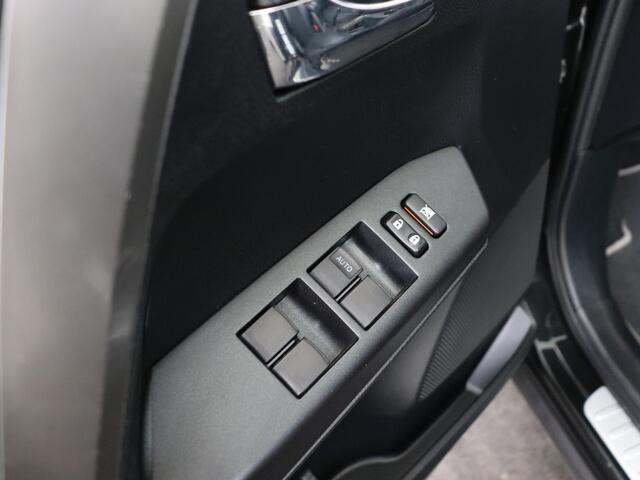 Toyota RAV4 2.5 Hybrid AWD Style | Afneembare trekhaak | Halflederen interieur | 1650 kg trekgewicht |