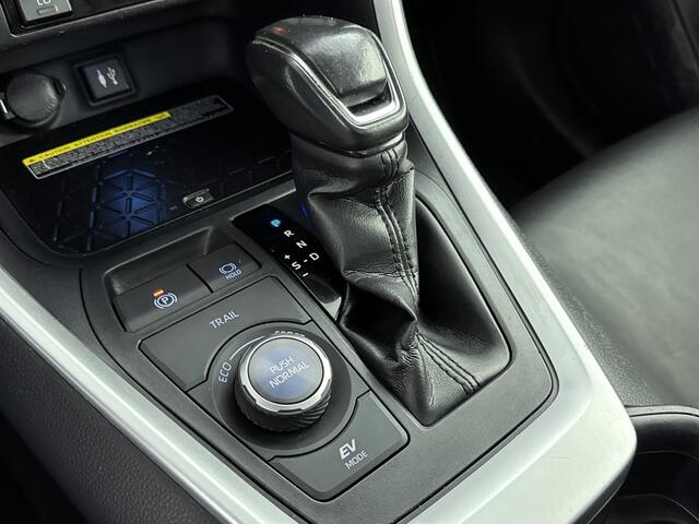 Toyota RAV4 2.5 Hybrid AWD Executive Limited | Elektrisch glazen panorama-dak | Parkeersensoren V+A | 360° Camera | Stoelverwarming |