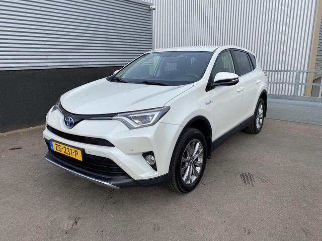 Toyota RAV4 2.5 Hybrid Style Trekhaak, navigatie, stoelverwarming, elektr. achterklep, keyless, cruise control, parkeersensoren
