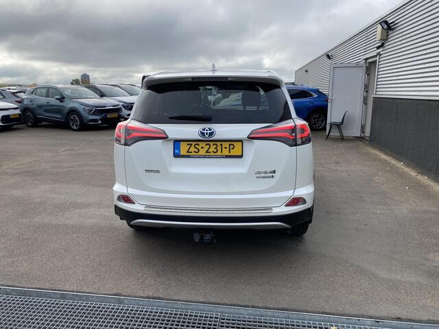 Toyota RAV4 2.5 Hybrid Style Trekhaak, navigatie, stoelverwarming, elektr. achterklep, keyless, cruise control, parkeersensoren