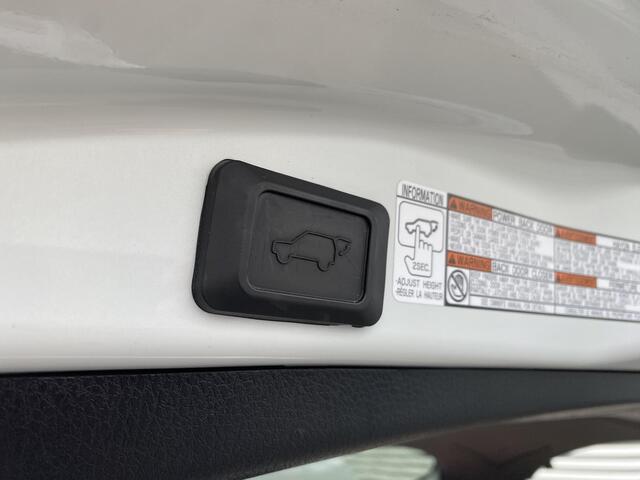 Toyota RAV4 2.5 Hybrid Style Trekhaak, navigatie, stoelverwarming, elektr. achterklep, keyless, cruise control, parkeersensoren