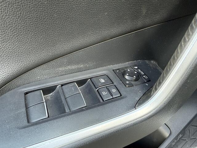 Toyota RAV4 2.5 Hybrid AWD Business Plus